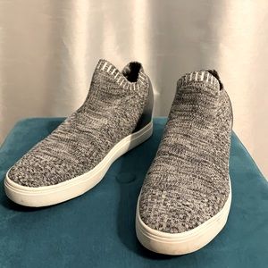 Steve Madden Snrakers  👟